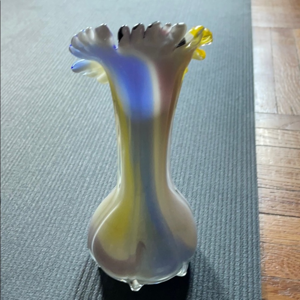 Vase - Picture 2 of 3